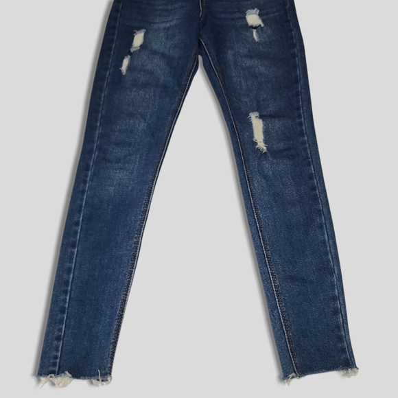 Angel Designed in Los Angeles Size 7 Skinny Jeans, Dark Wash Distressed Denim - Picture 4 of 14